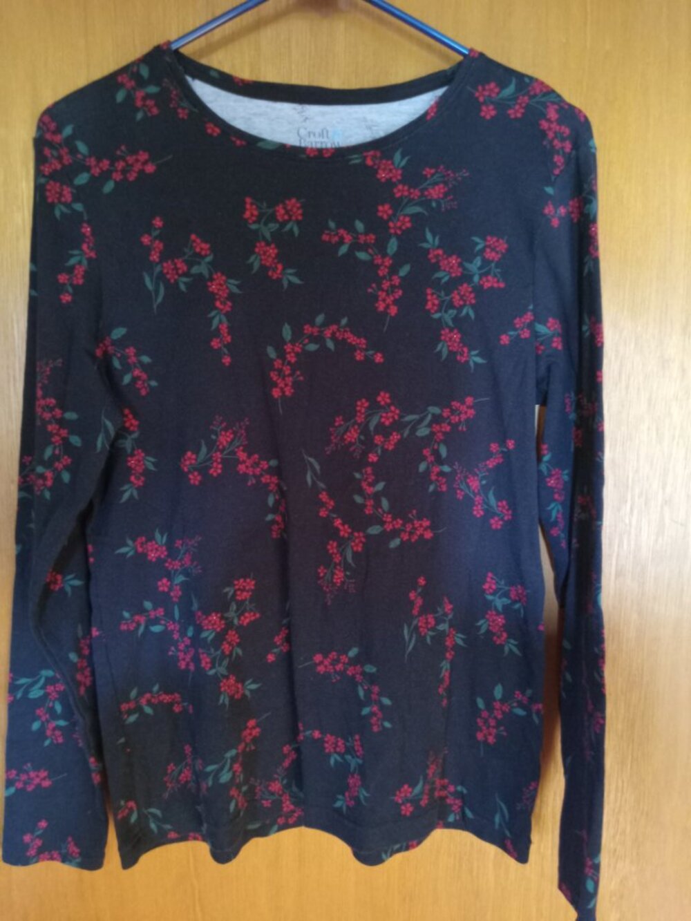 *3 FOR $13* Croft and Barrow black and red floral long sleeve shirt